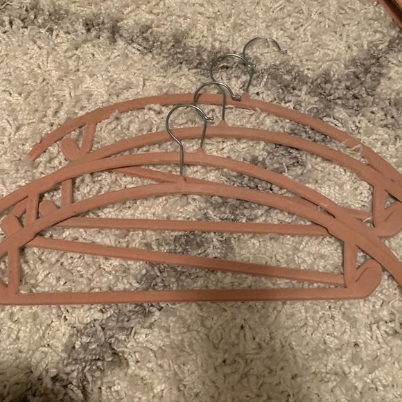 12x Pink Huggable Hangers - Picture 4 of 4